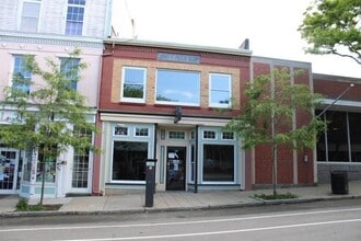 Building Photo - 146 Main St