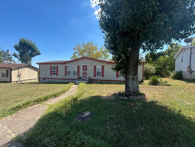 Building Photo - 208 Green Branch Ct