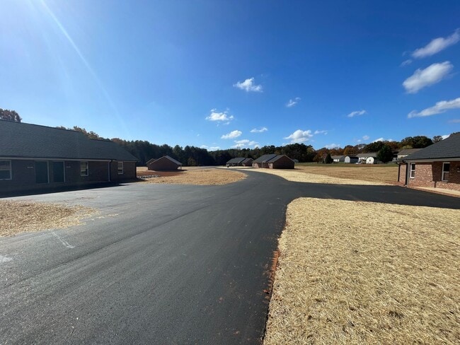 Foto del edificio - Available NOW! 2BR, 1BA Duplex in Super Co...
