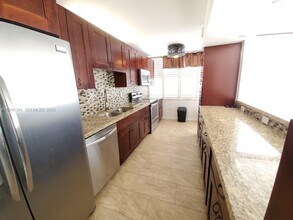 Building Photo - 18061 Biscayne Blvd