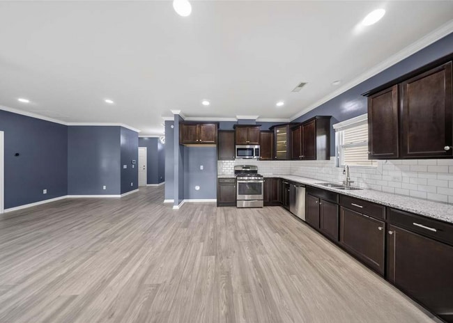 Building Photo - 7802 Hereford St