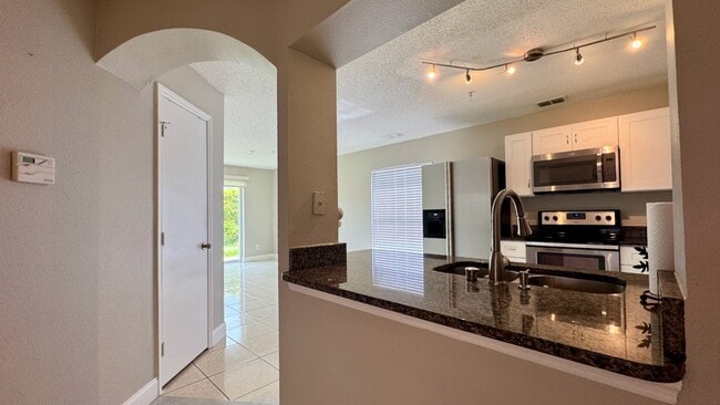 Foto del edificio - 9683 Hollyhill Drive