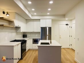 Building Photo - 215 Mcbay Ln