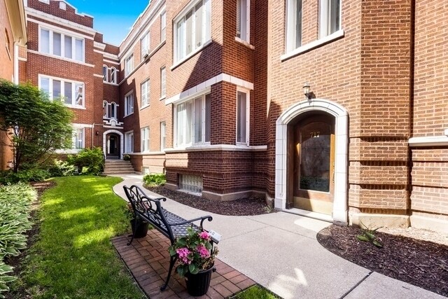 Foto del edificio - 715 Washington Blvd