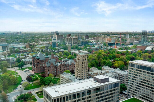 Building Photo - 790 Bay St.