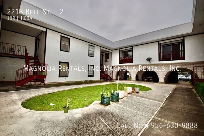 Foto del edificio - 2218 Bell St