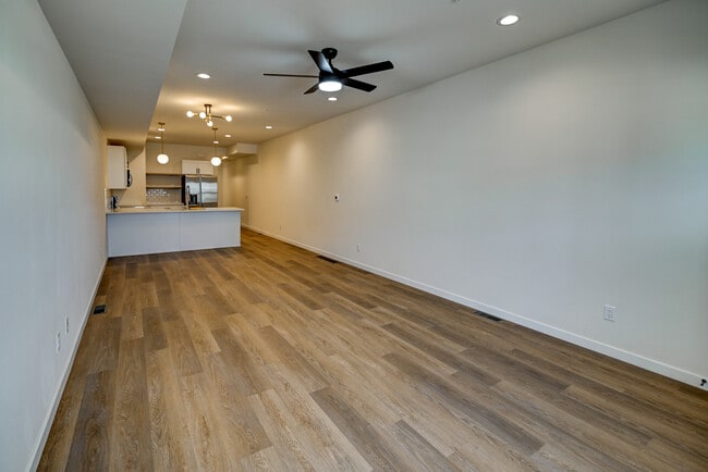 Building Photo - 4879 Lacy Rd