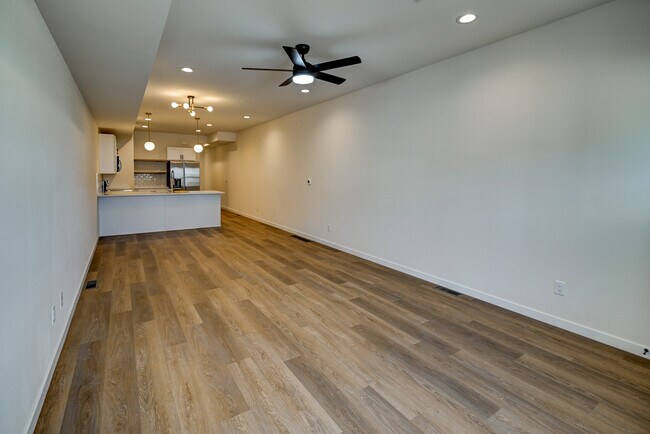 Foto del edificio - 4879 Lacy Rd