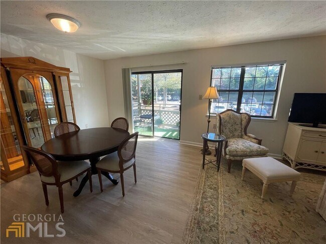 Foto del edificio - 475 Mount Vernon Hwy NE