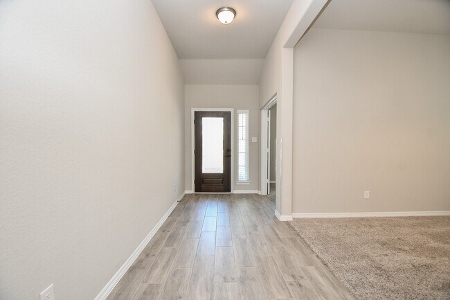 Foto del edificio - 18331 Pedernales Springs Dr