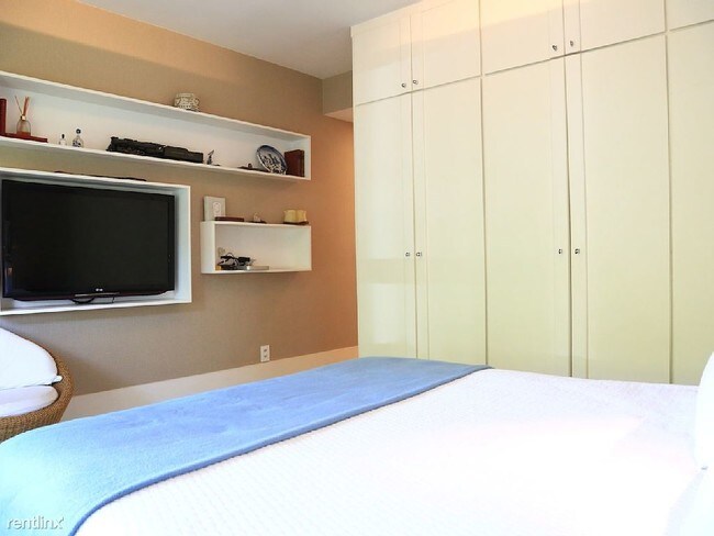 Building Photo - 314 S 4th St