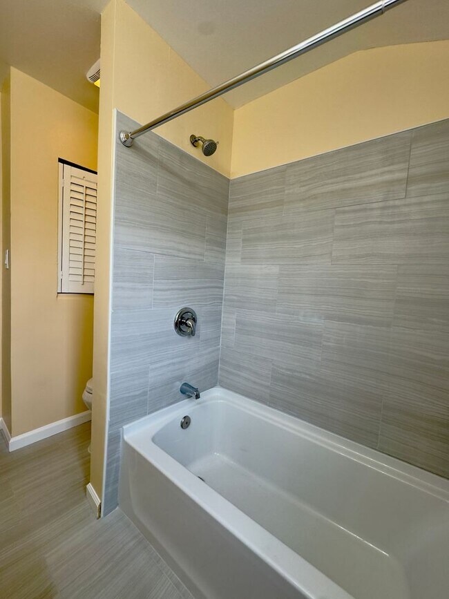 Foto del edificio - Charming 3-Bedroom Townhome in Baltimore