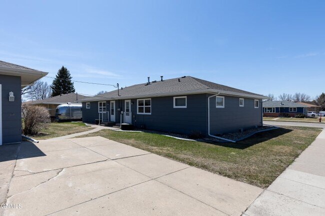 Building Photo - 2121 Catherine Dr