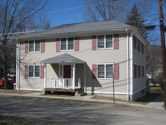 16 West University St, 4 apartamentos - 4 Elm St