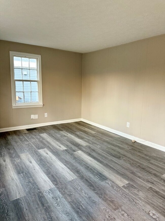 Photo - Cute 2 bedroom/ 1 bath Madison w/ Bonus Room House