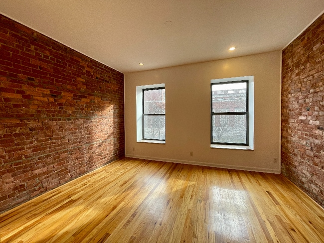 Building Photo - 289 Pleasant Ave