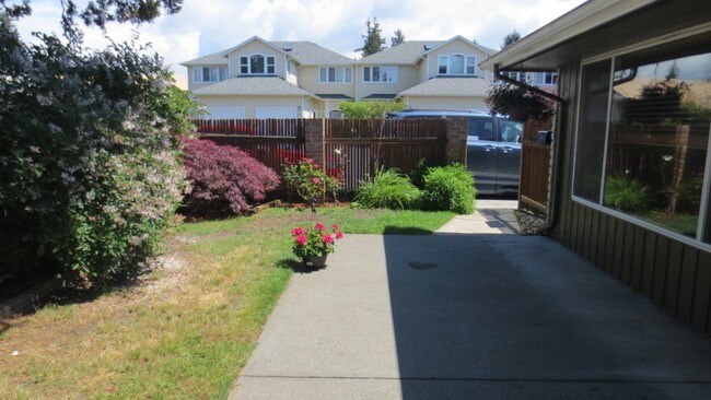 Building Photo - Condo in Edmonds - College Place