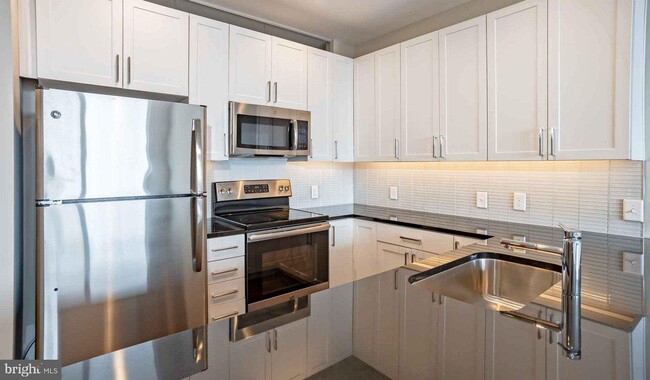 Foto del edificio - 24 Cricket Avenue Unit 1B-223
