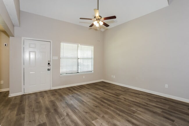 Building Photo - 132 Callender Dr