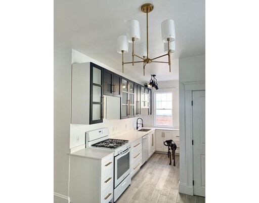 Foto principal - 96 Cottage St