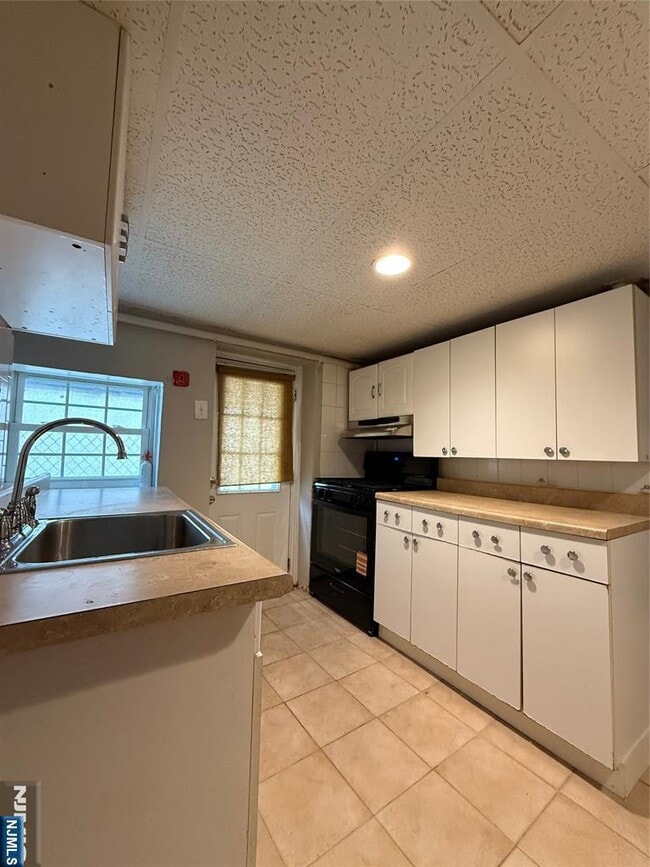 Building Photo - 1430 44th St