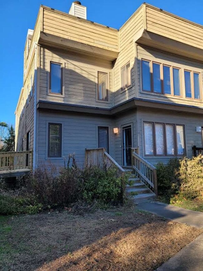 Building Photo - 2734 Manoomin Pl