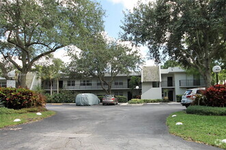 Building Photo - 4000 N Cypress Dr