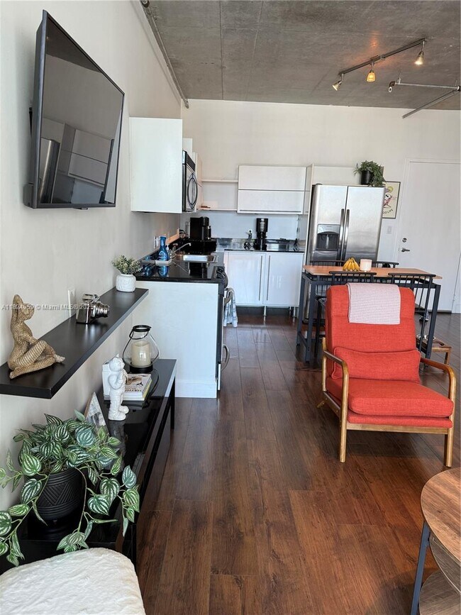 Foto del edificio - 690 SW 1st Ct