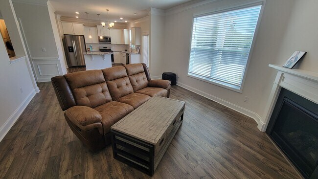 Building Photo - Partially Furnished 3 Bed, 2.5 Bath Home A...