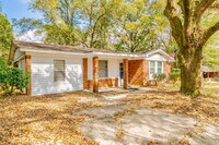 912 Wendover Rd