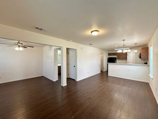 Foto del edificio - 6701 University Village Way