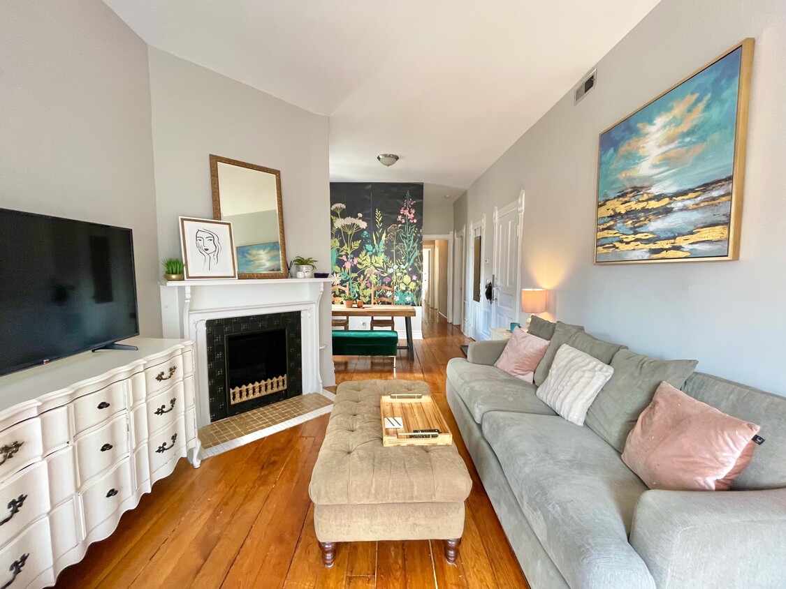 Primary Photo - 1100 N Wolcott Ave