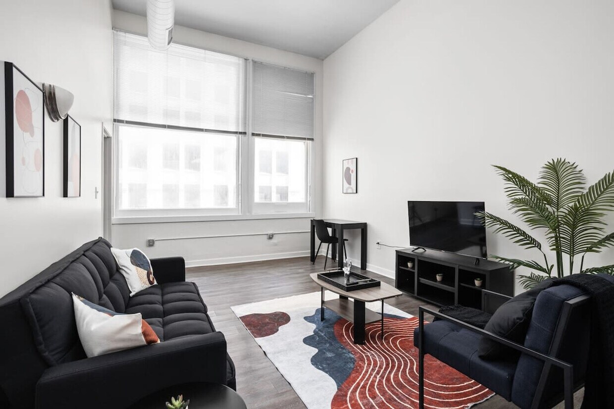 Primary Photo - 50 N Illinois St
