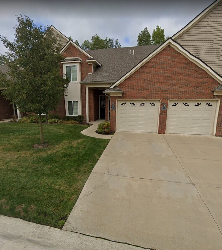 Foto principal - 14382 Shadywood Dr