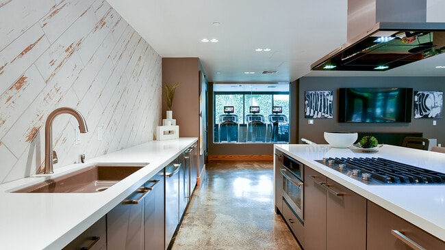 Host your favorite get-together in our Clubroom - Modera San Pedro Square