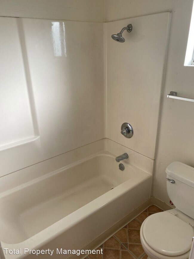 Foto del edificio - 1 br, 1 bath House - 109 S. Orange Ave.