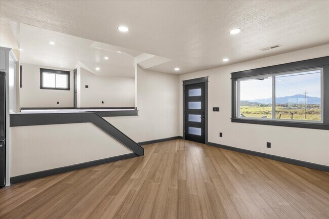 Foto del edificio - 2477 Coker Butte Rd