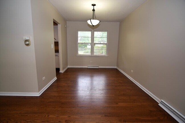 Building Photo - 557 W Gartner Rd