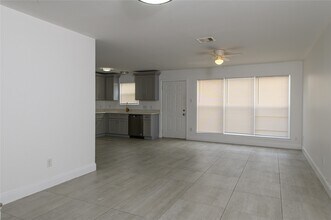 Building Photo - 3421 Twp Grove Ln