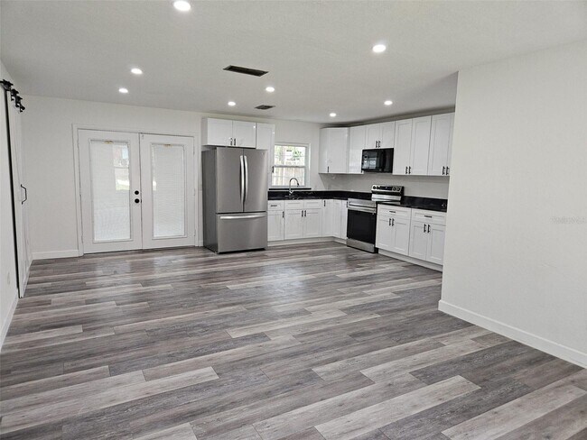 Building Photo - 4051 NW 19th Ave