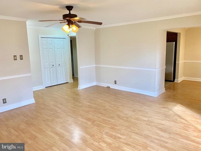 Building Photo - 876 Quince Orchard Blvd