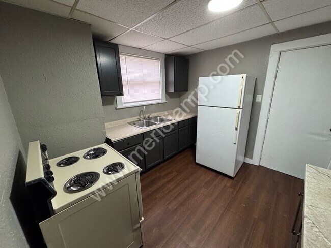 Foto del edificio - 3217 Raymond St