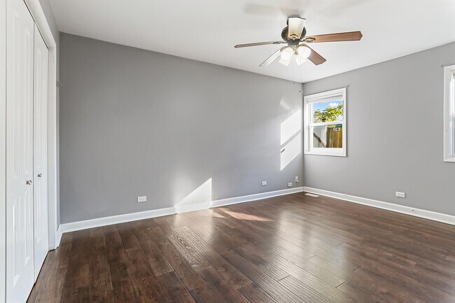 Building Photo - 1745 Paxton Dr