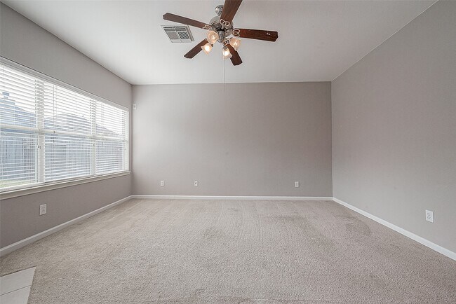 Foto del edificio - 5203 Heatherdawn Ct