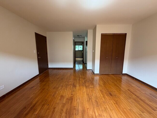 Foto del edificio - 872 N Milwaukee Ave
