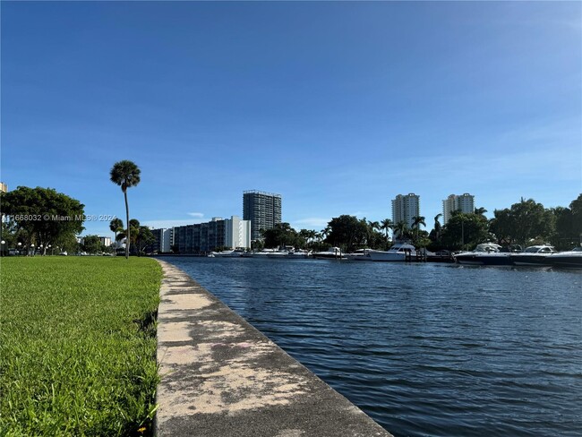 Foto del edificio - 601 Three Islands Boulevard