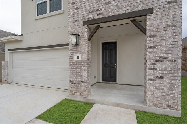 Building Photo - 190 Shackleton Dr