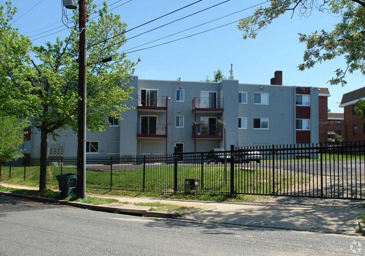 Foto del edificio - 2301 Pitts Pl SE