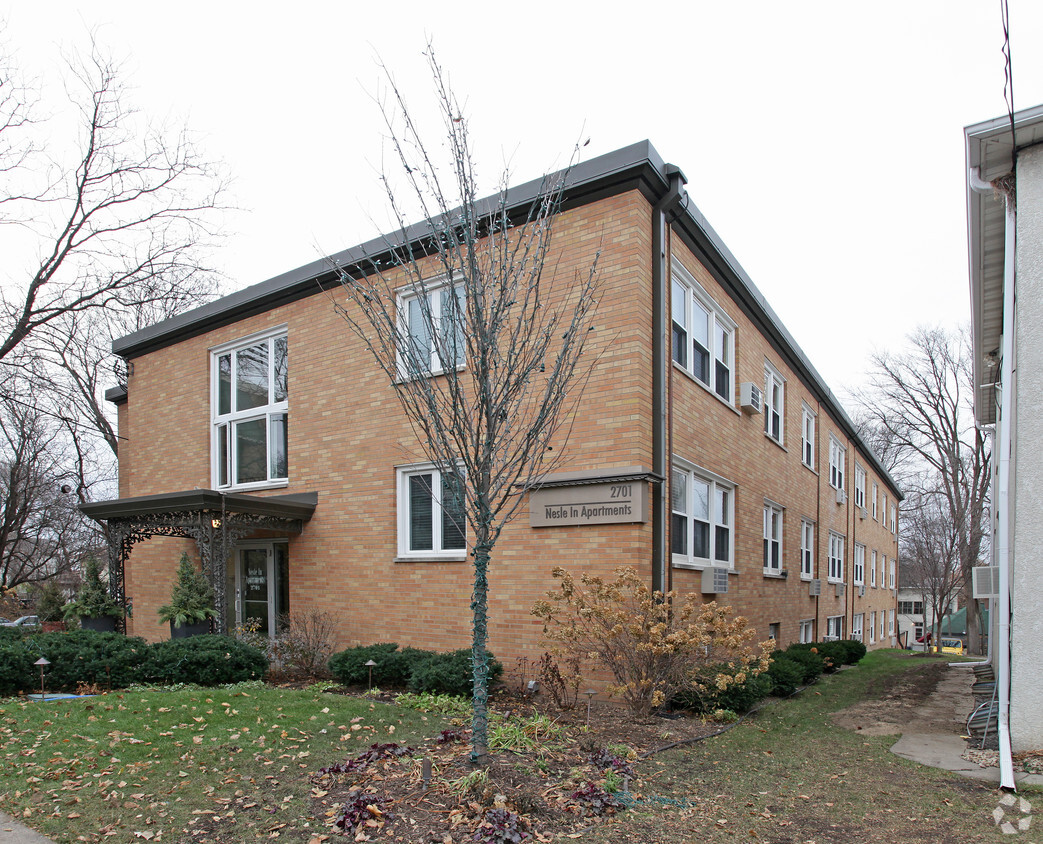 Primary Photo - Nesle In Apartments