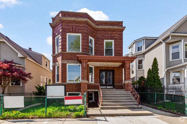 Building Photo - 1921 W Summerdale Ave